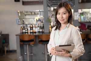 女性の飲食店経営者