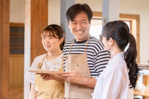 飲食店の従業員